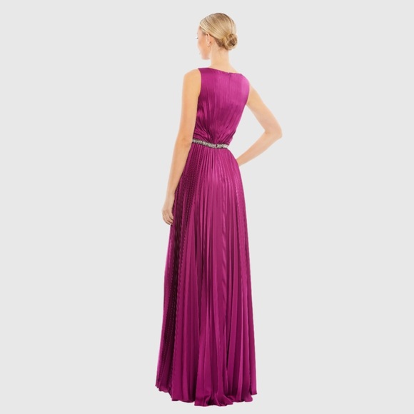 IEENA FOR MAC DUGGAL 26610 NWOT Pleated Sleeveless Bateau Gown - Picture 2 of 7